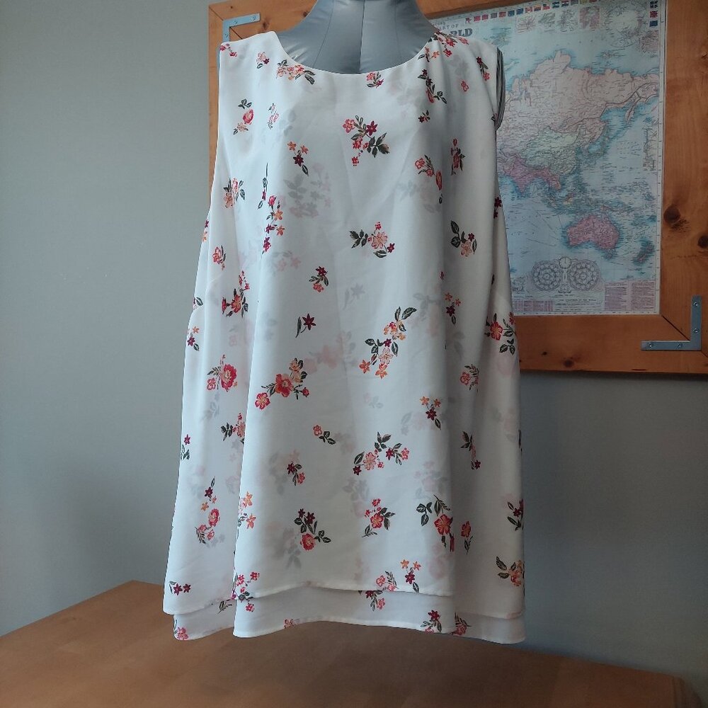 Penningtons White Floral Tank Top with Pink and Green Accents